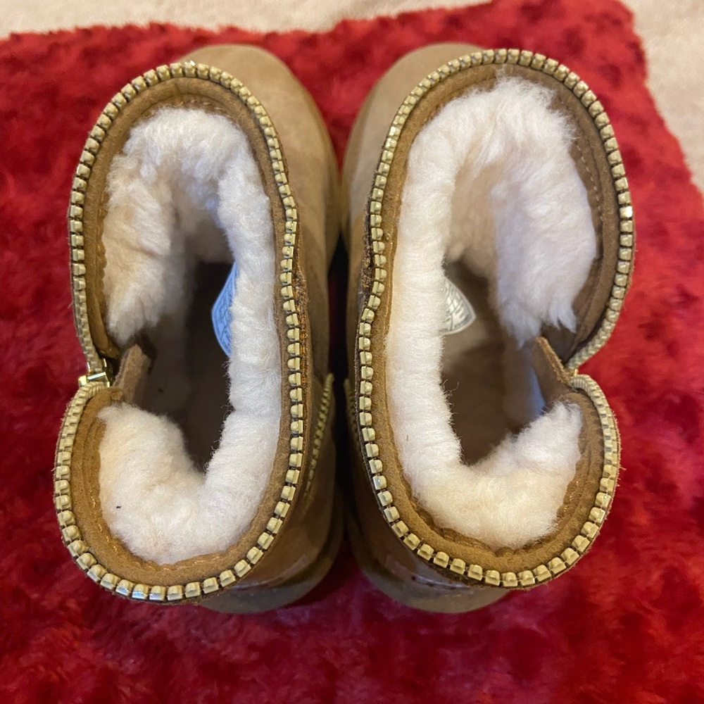 UGG boots - Picture 5 of 12
